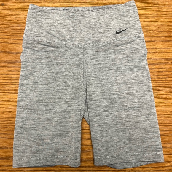Nike Biker Shorts - Picture 1 of 4